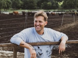 “Ho un cancro al quarto stadio, ho detto alle mie figlie che non le accompagnerò all’altare”: la lettera di un padre