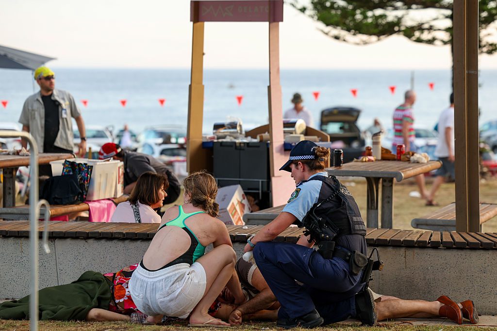"C'era il panico, ho visto gente a terra. Scena stranissima per Sydney": il racconto di Diego da Bondi Beach