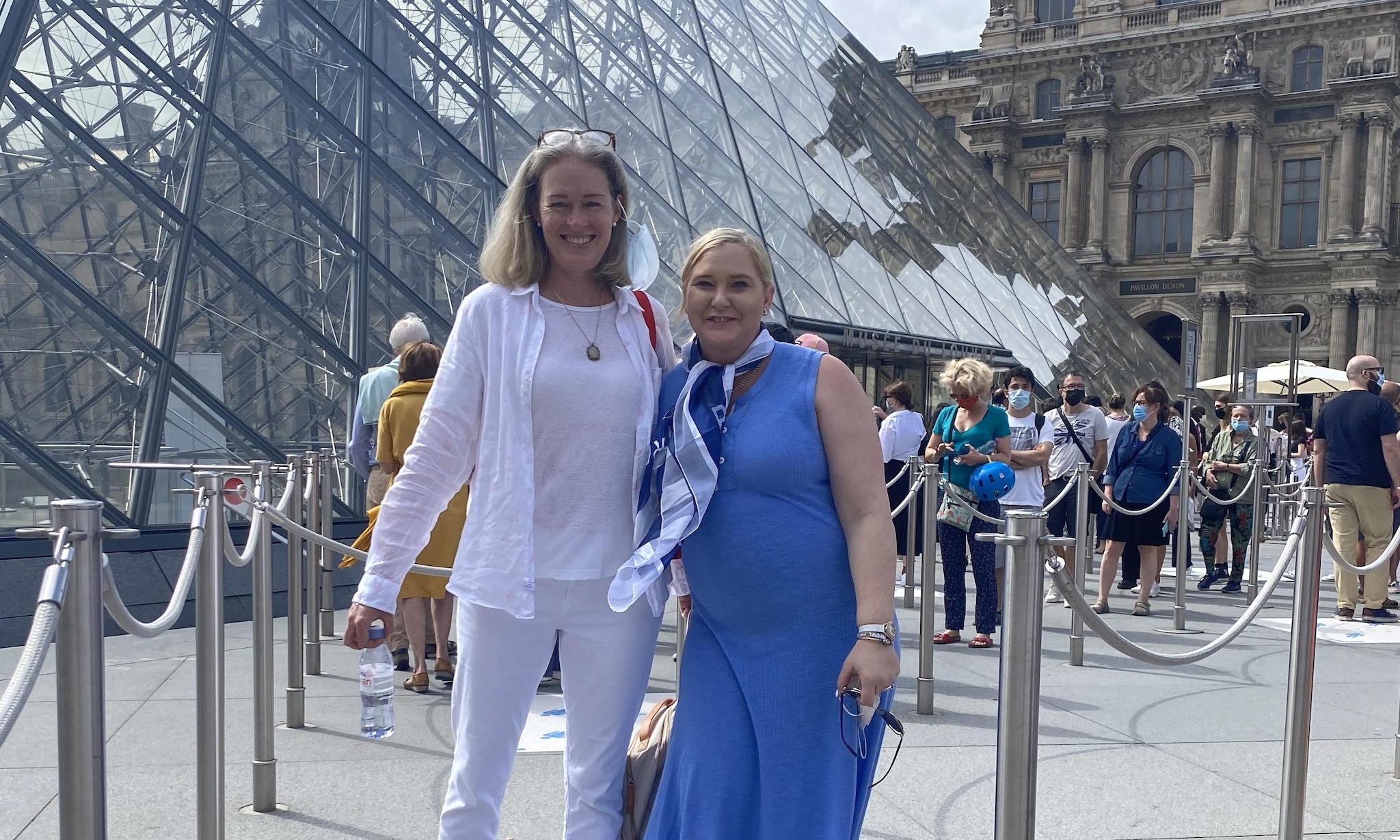 Amy Wallace insieme Virginia Giuffre.