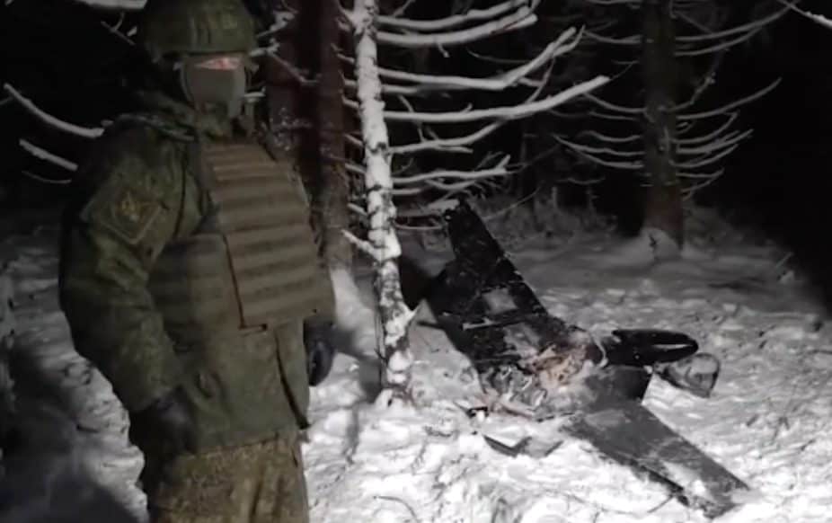 Mosca mostra video del drone del presunto attacco contro residenza di Putin: Kiev respinge accuse, cosa sappiamo