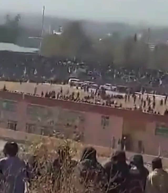 L’esecuzione pubblica allo stadio di cricket di Khost, in Afghanistan