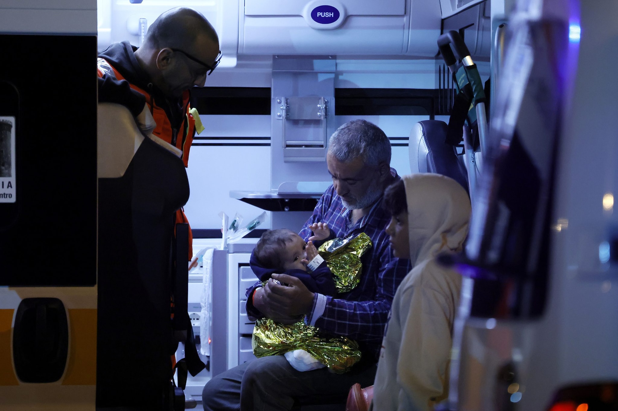 Maryam, Mosab e gli altri: 17 bimbi di Gaza arrivati in Italia per le cure mediche, troppi restano indietro