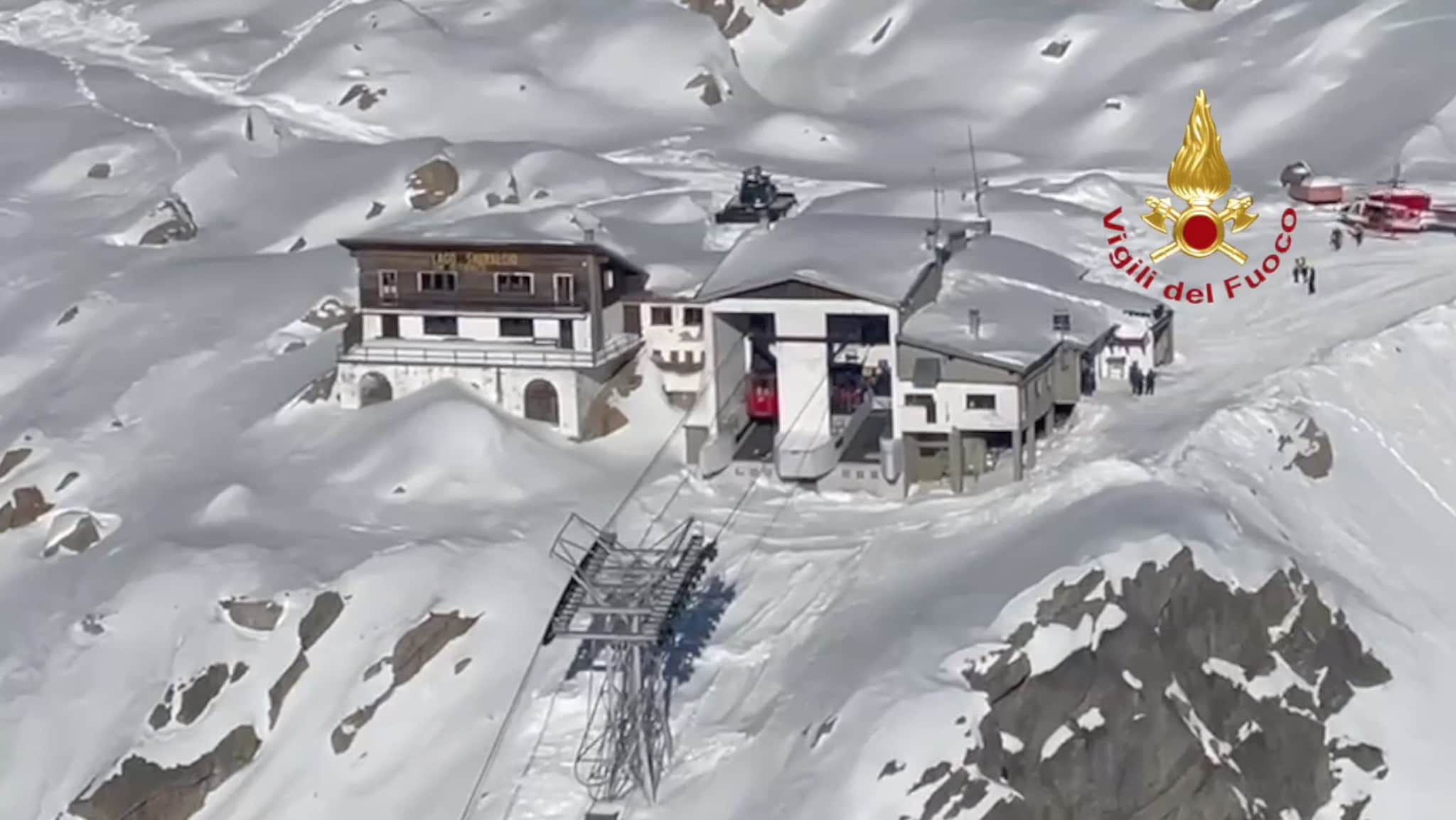 Incidente funivia, indagine contro ignoti. Il testimone: “Ho visto la cabina contro il muro della stazione”