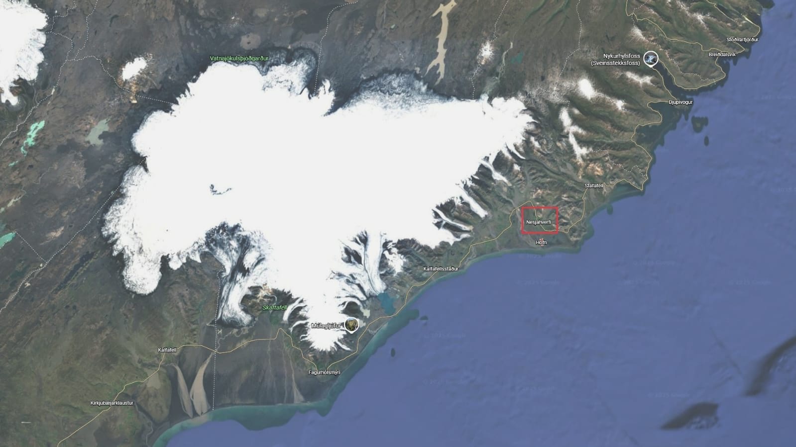 Appena 45 minuti separano il ghiacciaio di Vatnajökull dalla cittadina di Nesjahverfi, dove vive Dario