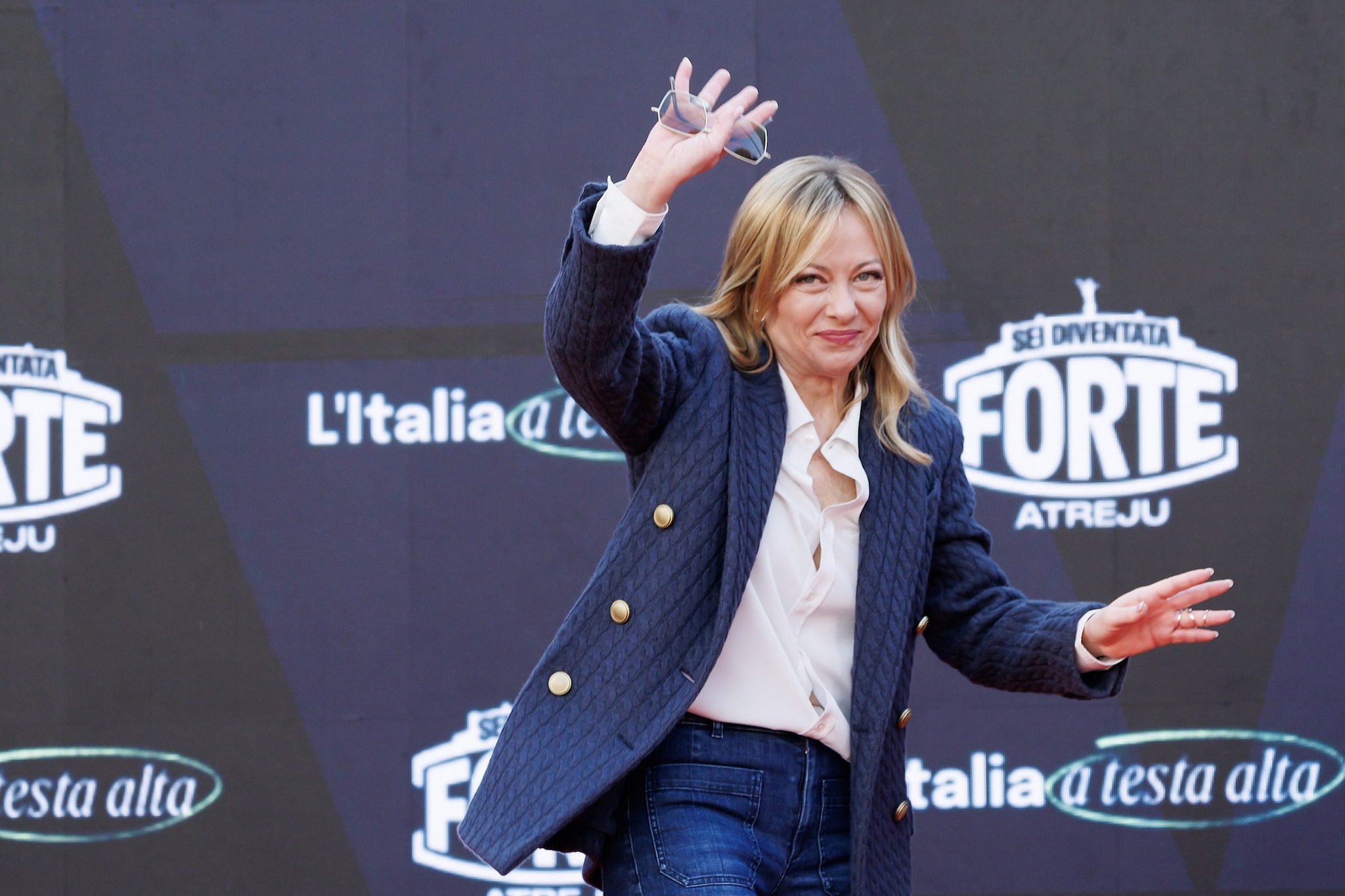 Sondaggi politici, Fratelli d'Italia ancora in crescita, vola al 31,1%: Meloni la leader più amata