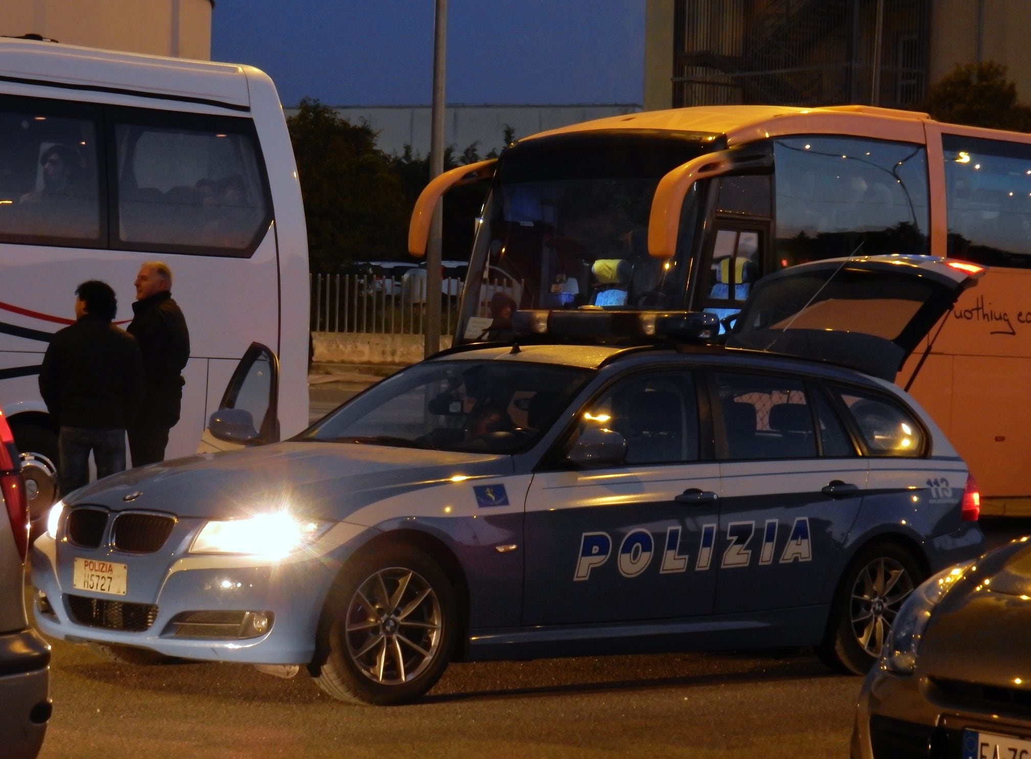 Viaggia contromano per chilometri sulla Fi-Pi-Li, 80enne in stato confusionale fermato dalla Polstrada