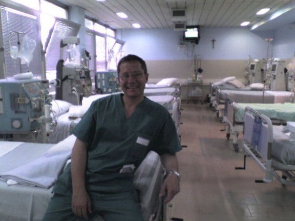 Francesco quando lavorava come infermiere.