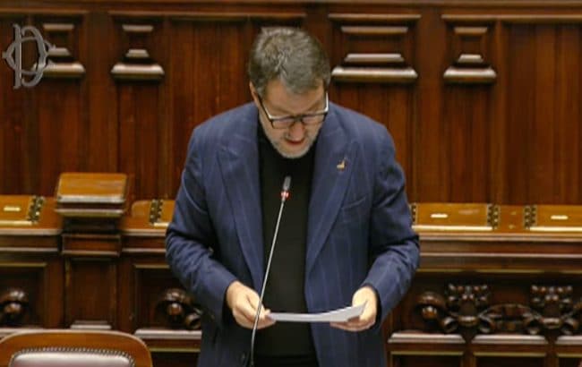 Ponte sullo Stretto, Salvini dice che non serve una nuova gara e che lo vuole l'Ue: ma non è vero