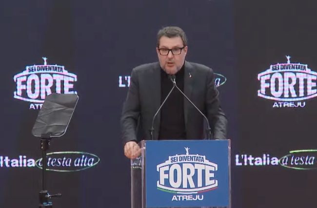Salvini dal palco di Atreju contro i "maranza rompicoglioni". E rilancia innalzamento tetto del contante