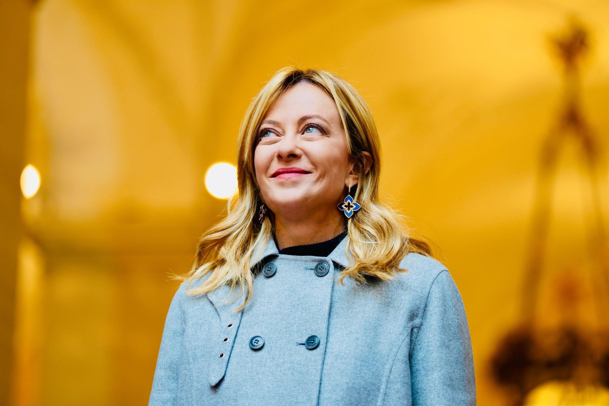 Sondaggi politici, chi sale e chi scende tra i partiti a fine 2025