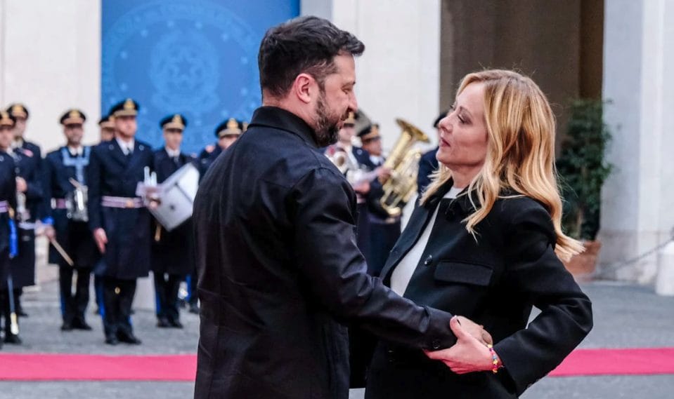 Guerra Ucraina-Russia, Zelensky da Meloni: "Mi fido di lei. Domani invierò agli Usa il nuovo piano"