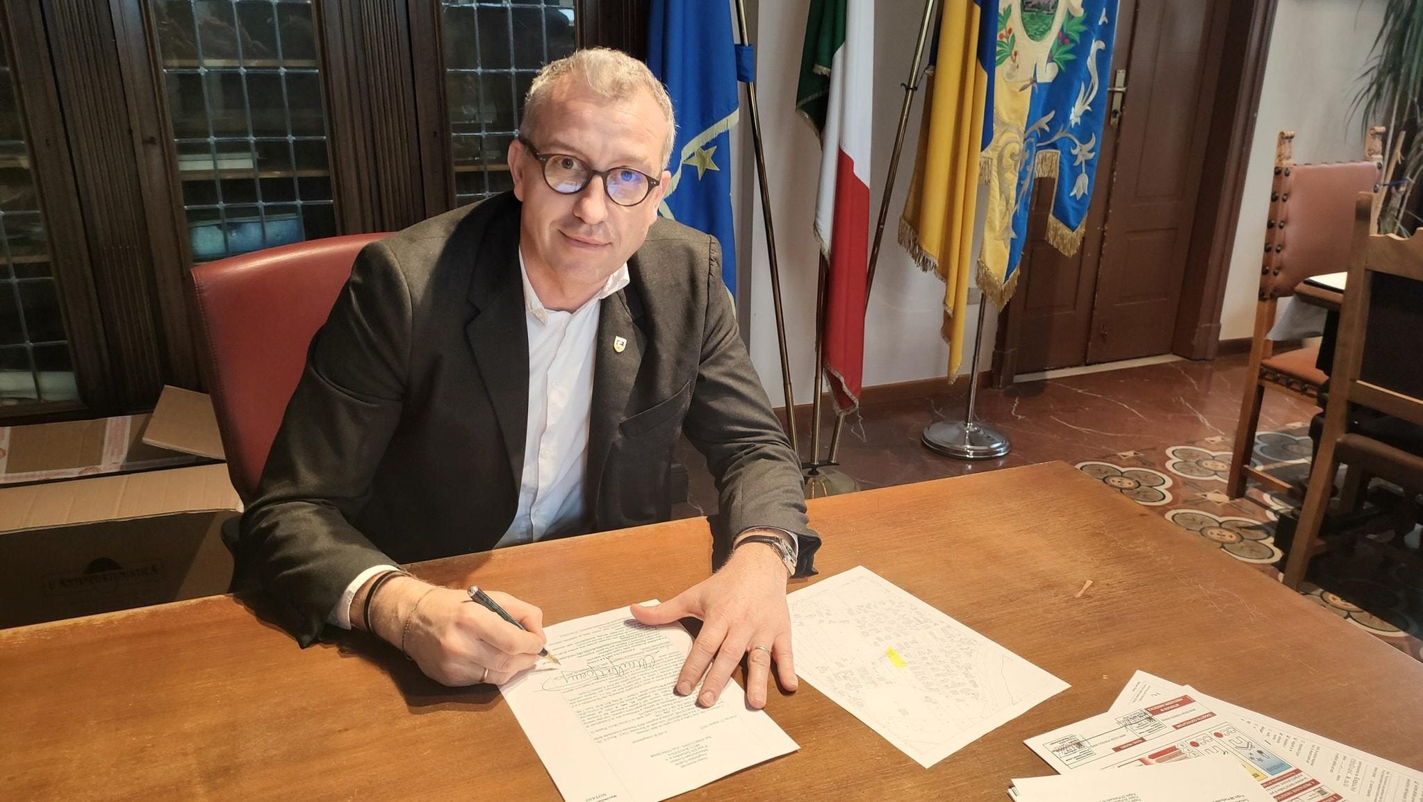 Il sindaco di Cervia indagato per maltrattamenti alla moglie, Missiroli respinge le accuse: "Gravi e infamanti"