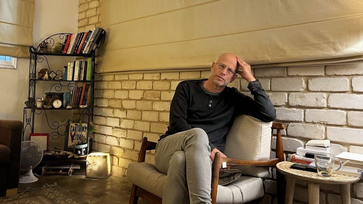 Tuly Flint nel suo studio a Tel Aviv. Foto di Lidia Ginestra Giuffrida.