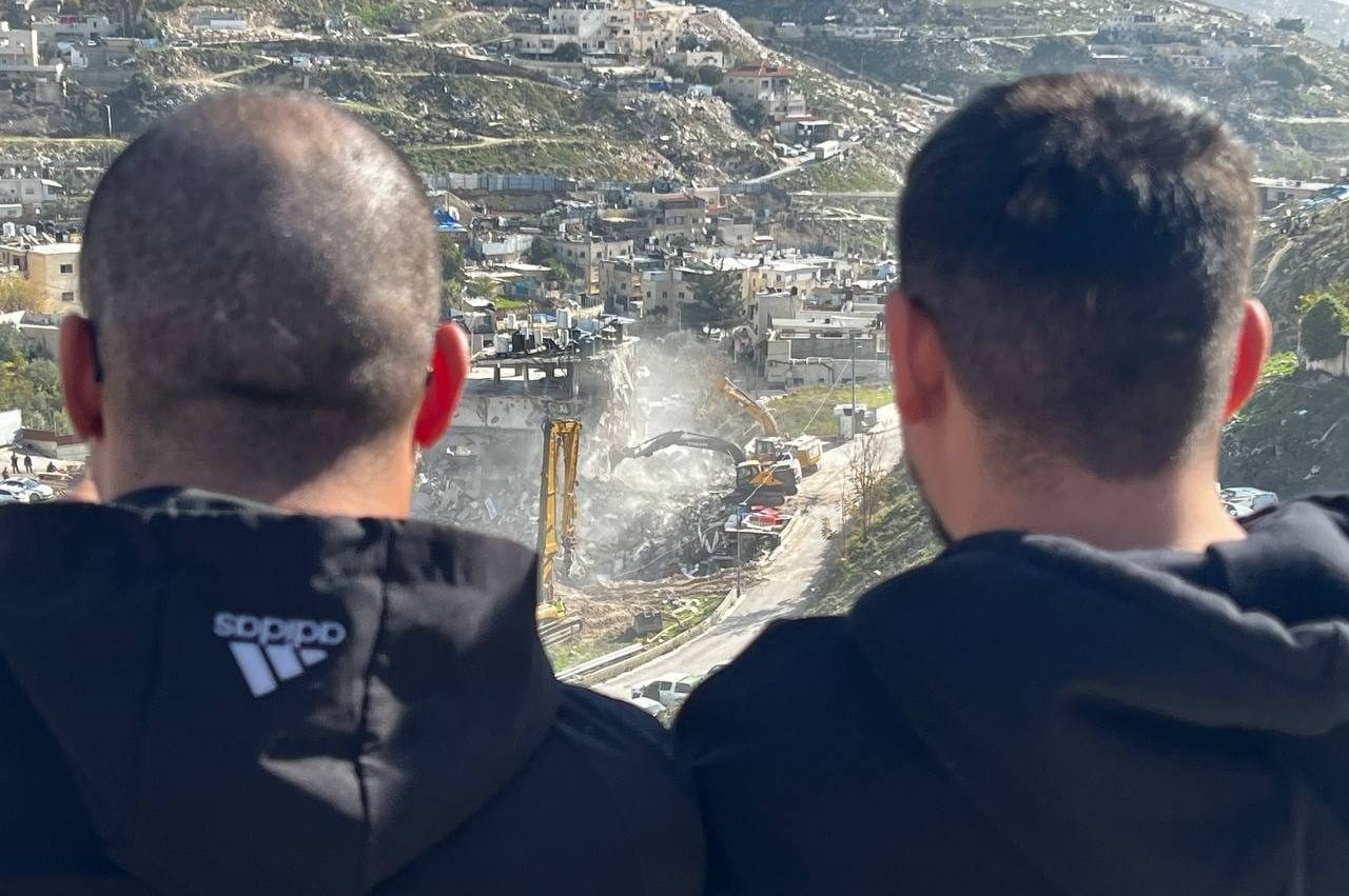 A Gerusalemme Est demolito palazzo di 4 piani: "Ci hanno svegliato e hanno distrutto il nostro futuro"