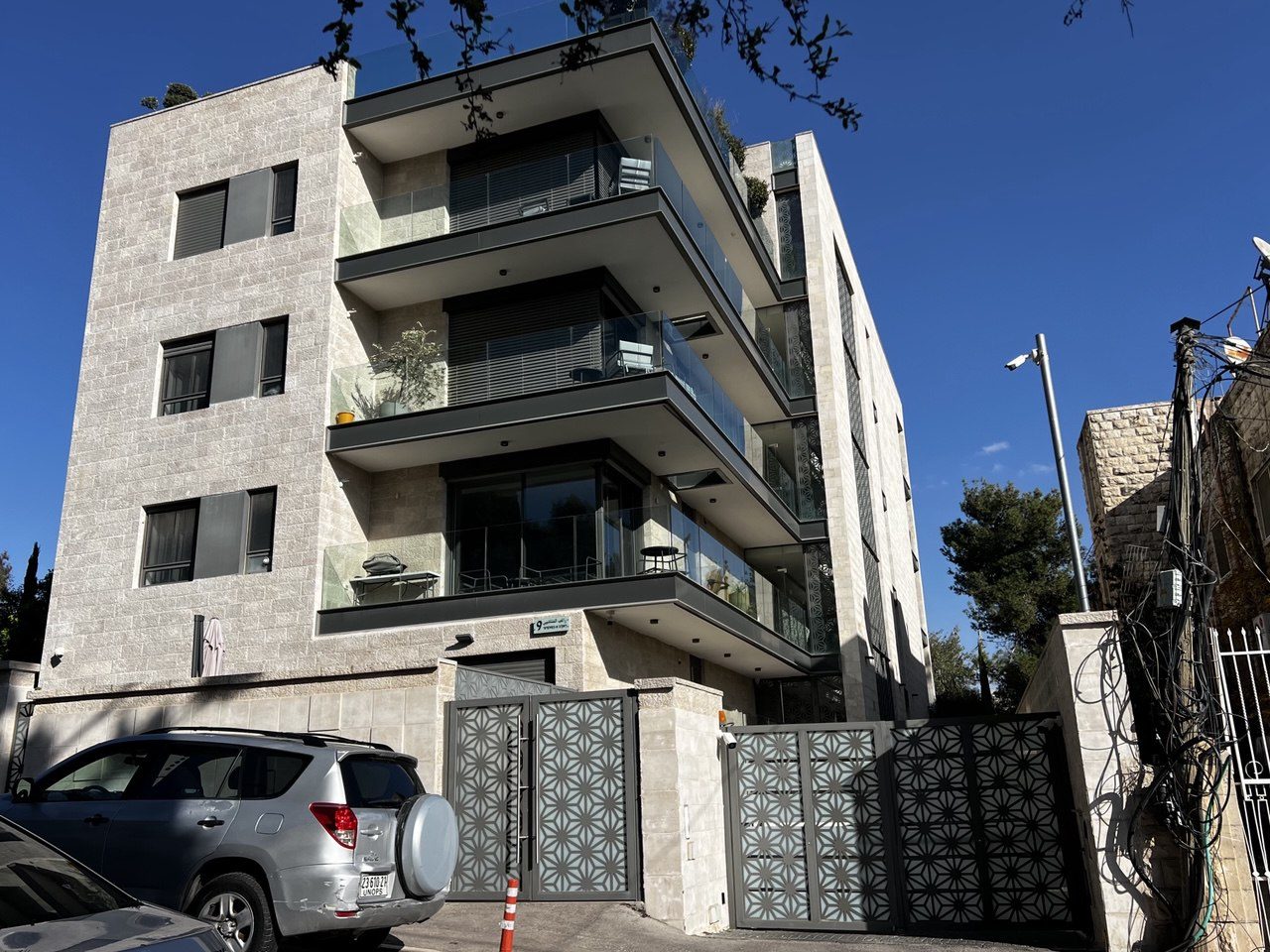 L’edificio di Sheikh Jarrah dove si troverebbe l’Ong Al Majd Europe.