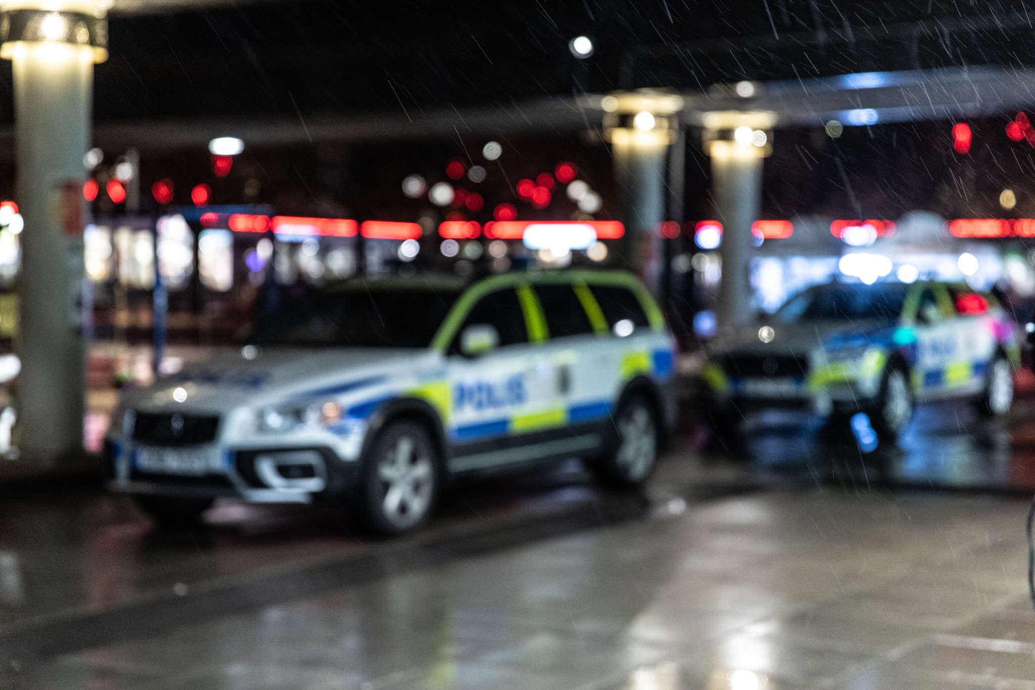 Scontro tra auto e minibus: 10 feriti in un tamponamento a catena in Svezia, tra loro 4 italiani