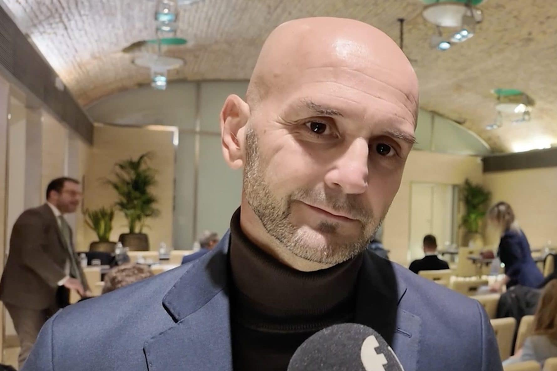 Procaccini (FdI): "Le frasi di Trump sull'Europa crude ma giuste. Dall'Ue ferocia contro Musk"