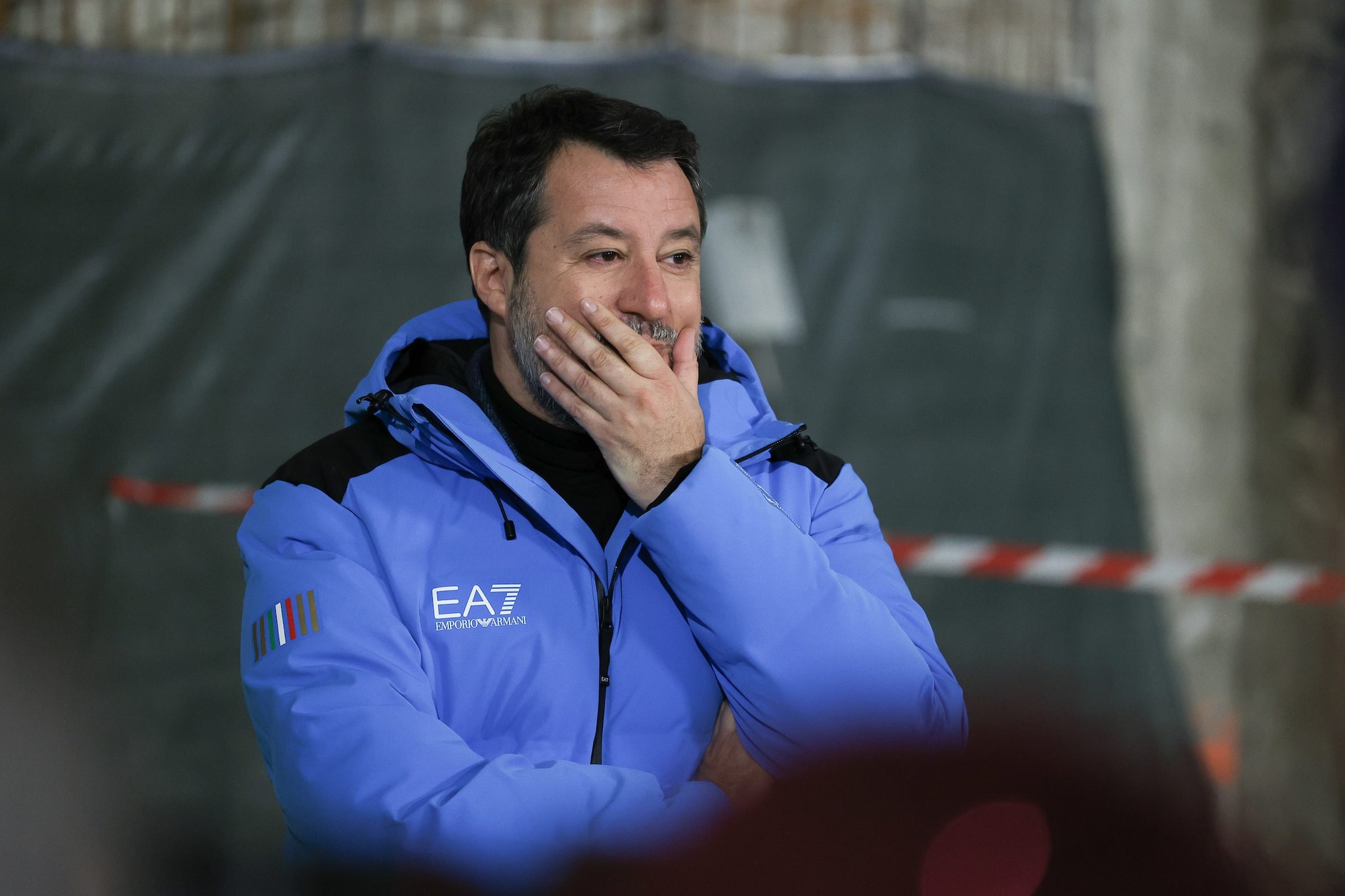 I bimbi della famiglia nel bosco restano in comunità, Salvini ai giudici: "Vergogna, non appartengono allo Stato"