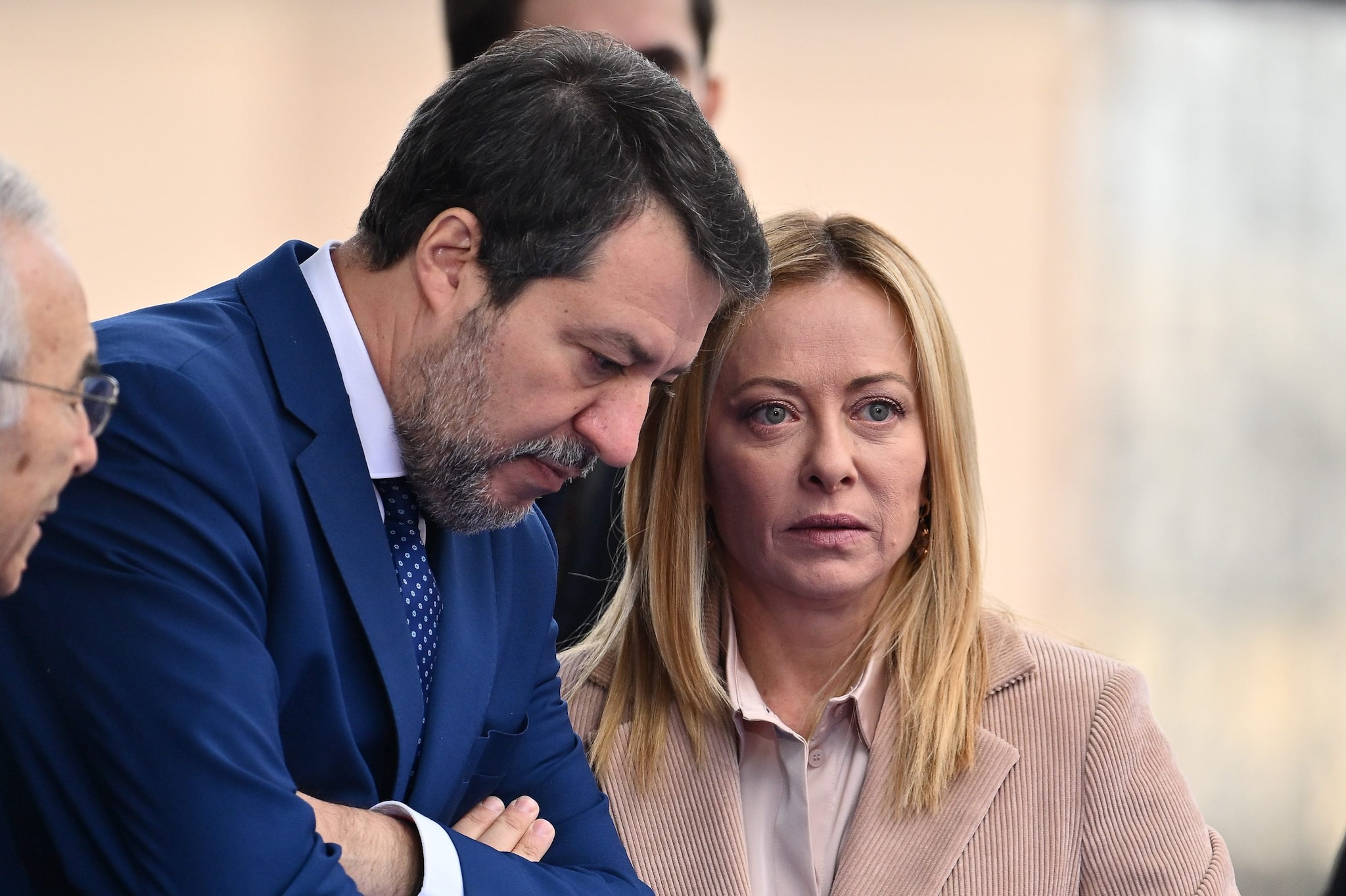 Il governo approva il decreto per le armi all'Ucraina: com'è andata a finire la protesta della Lega