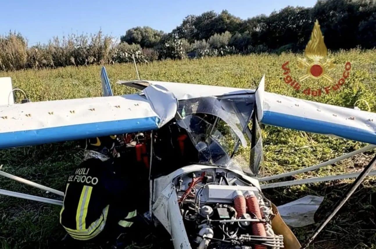 Aereo ultraleggero vola in maniera irregolare poi precipita nelle campagne di San Sperate: ferito il pilota