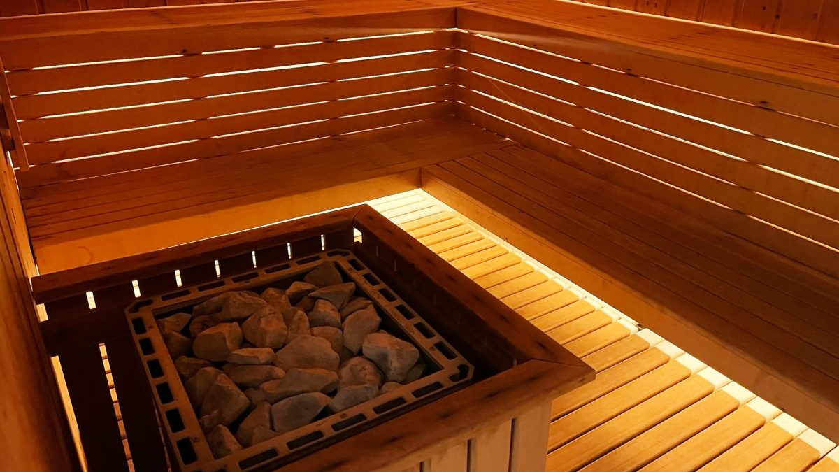 Una coppia di coniugi è morta all’interno di una sauna durante un incendio in Giappone