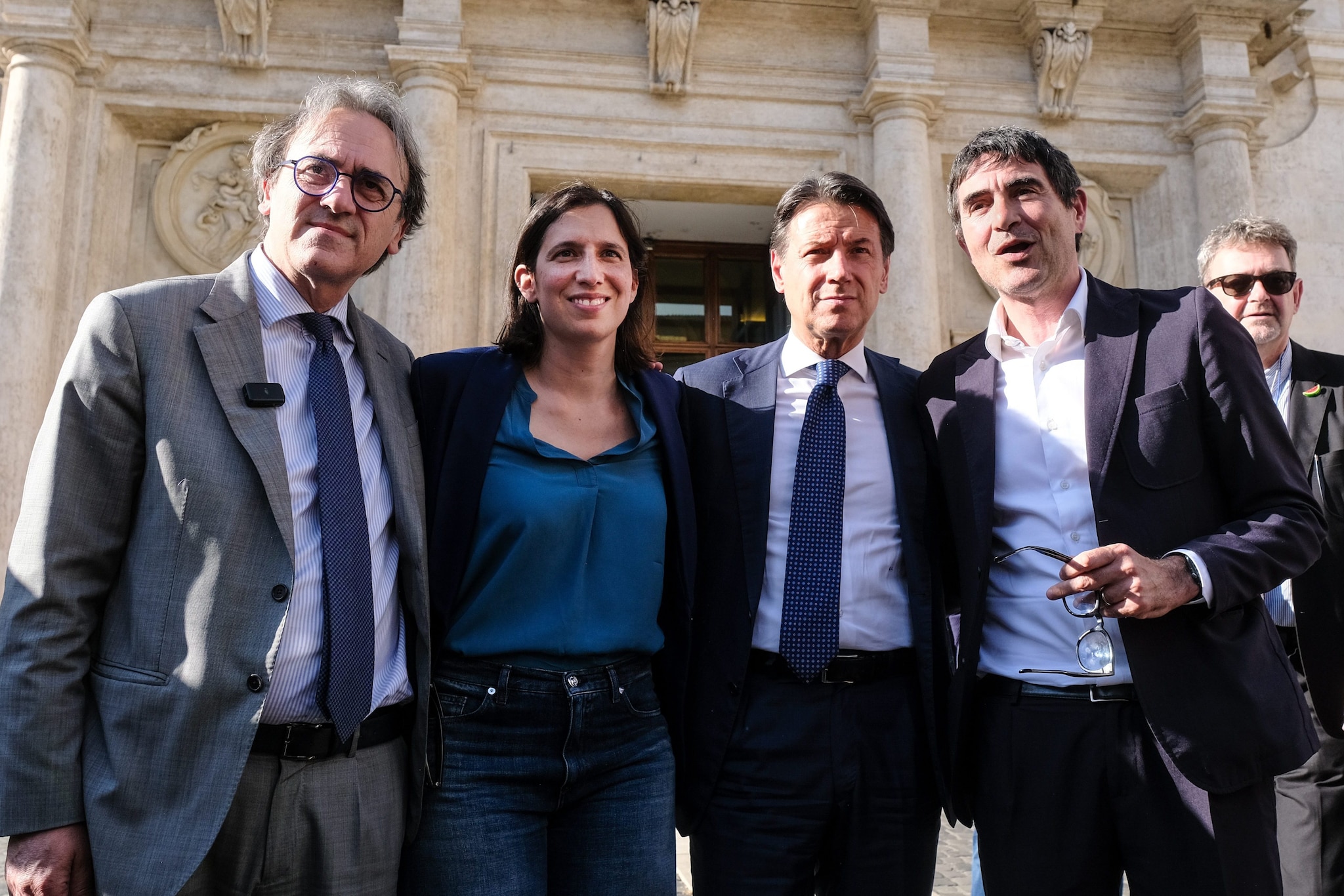 Sondaggi politici, rimonta del centrosinistra: quanto è distante la destra e chi vincerebbe alle elezioni