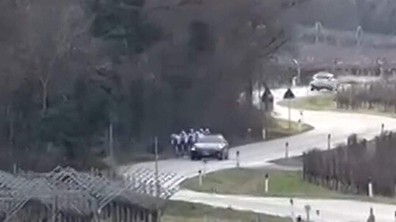 Verona, spari contro un gruppo di ciclisti in allenamento: “C’è troppa insofferenza per le biciclette”