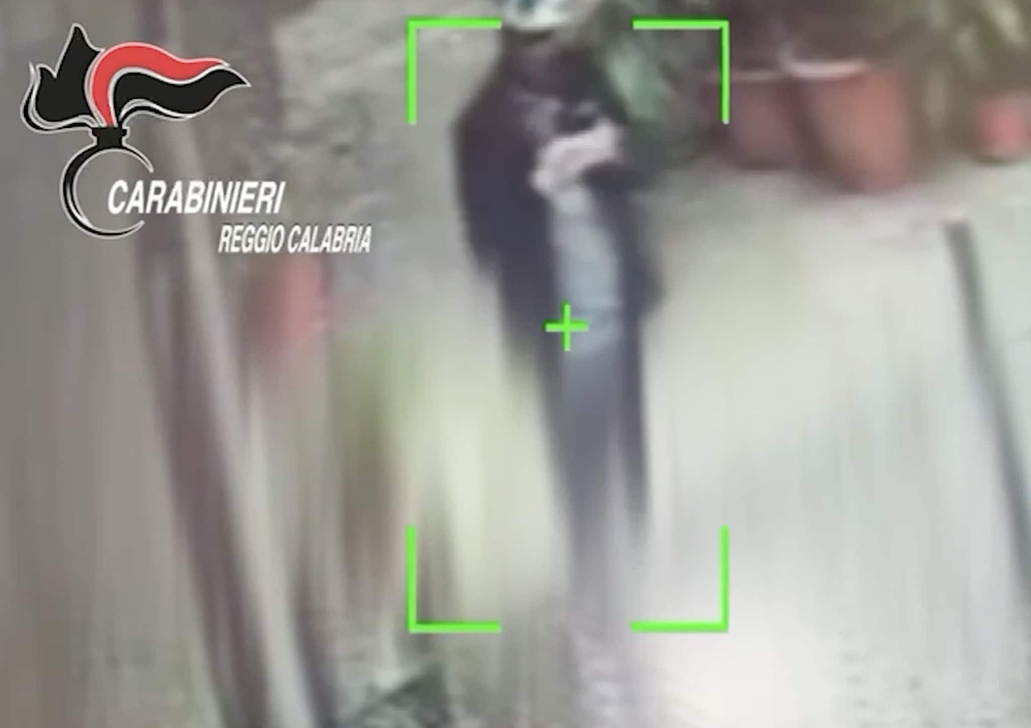 Si finge carabiniere e truffa un'anziana, arrestato da quelli veri: le aveva rubato 30mila euro di gioielli