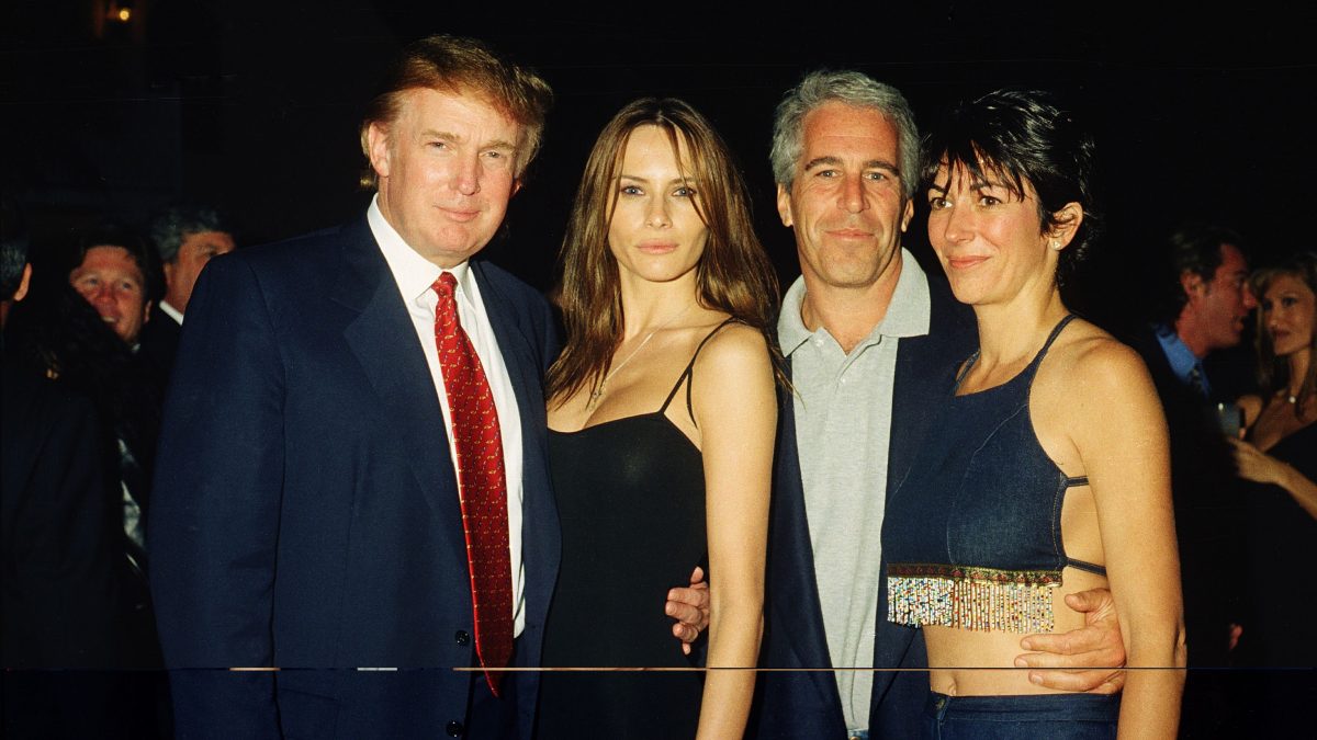Donald Trump con la moglie Melania, Jeffrey Epstein e Ghislaine Maxwell.