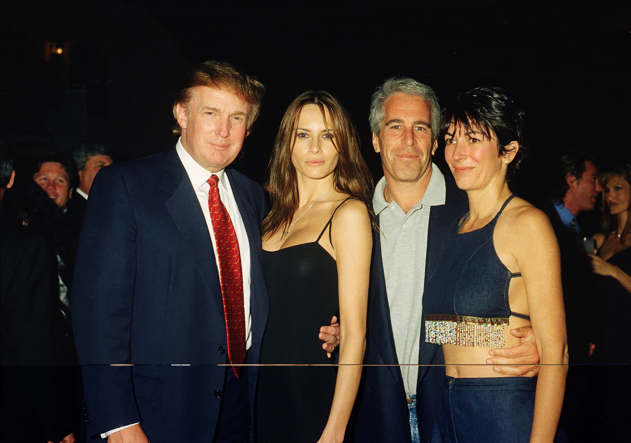Donald Trump con la moglie Melania, Jeffrey Epstein e Ghislaine Maxwell.
