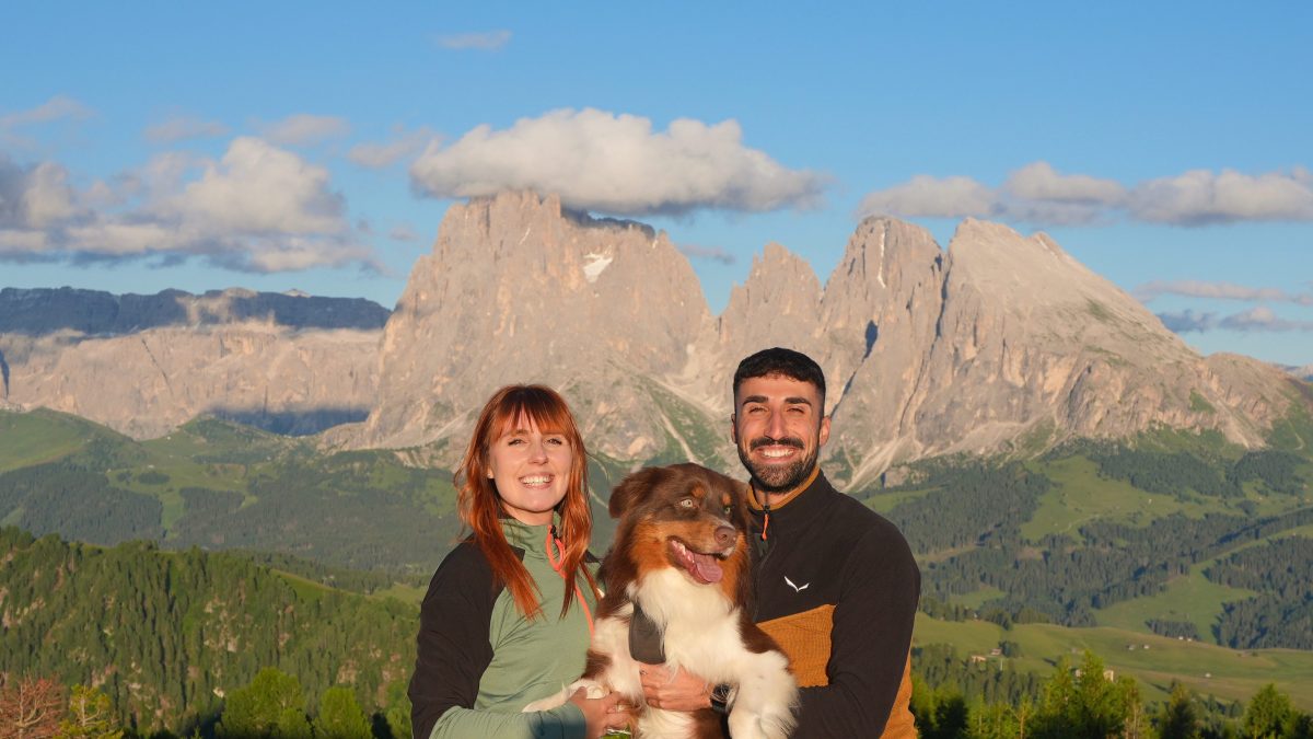 Valeria, Nicolò e il loro cane Yuki.