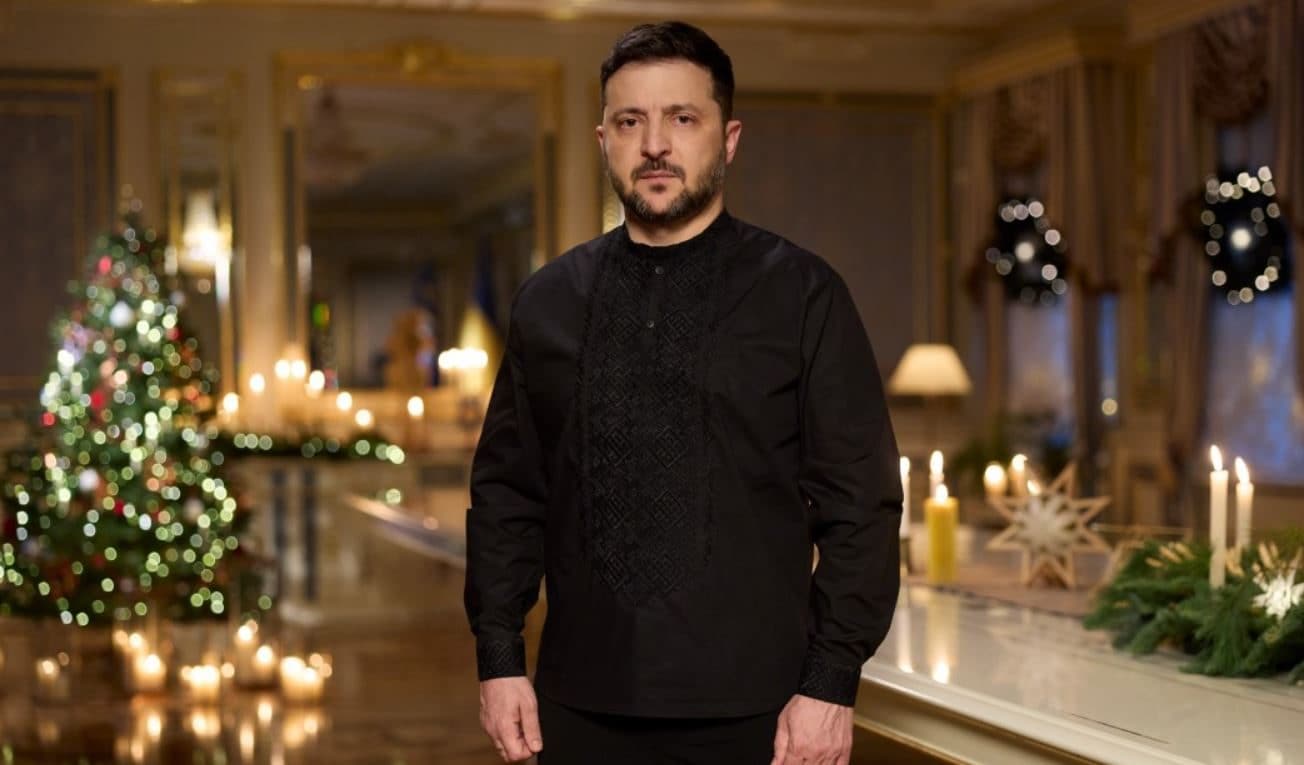 Gli auguri di Natale di Zelensky all'Ucraina: "Molti sperano che Putin muoia ma chiediamo qualcosa di più grande"