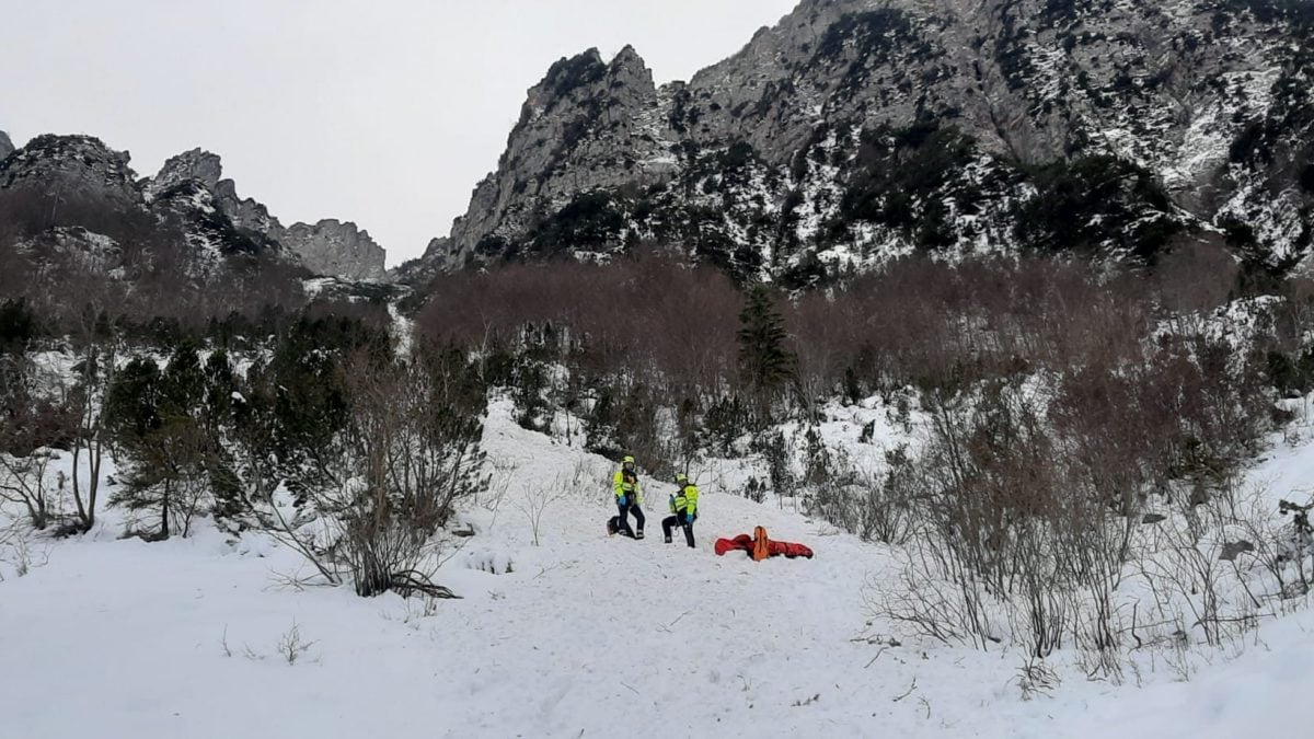 Uno scialpinista 50enne è morto dopo essere stato travolto da una valanga