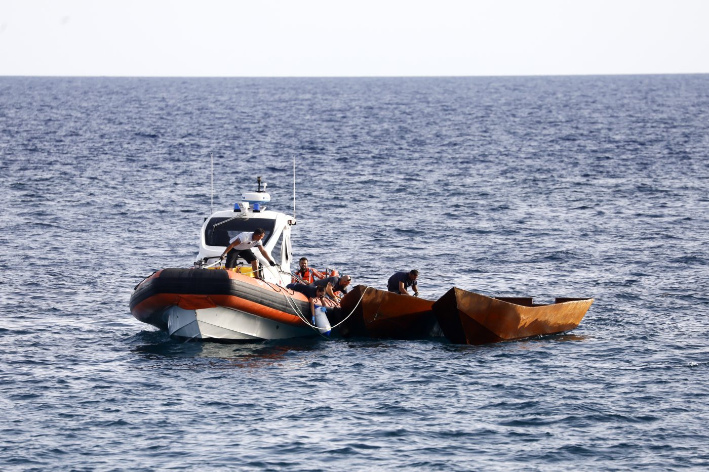 Migranti, strage nel Mediterraneo durante il ciclone Harry: almeno cinquanta morti e 380 dispersi