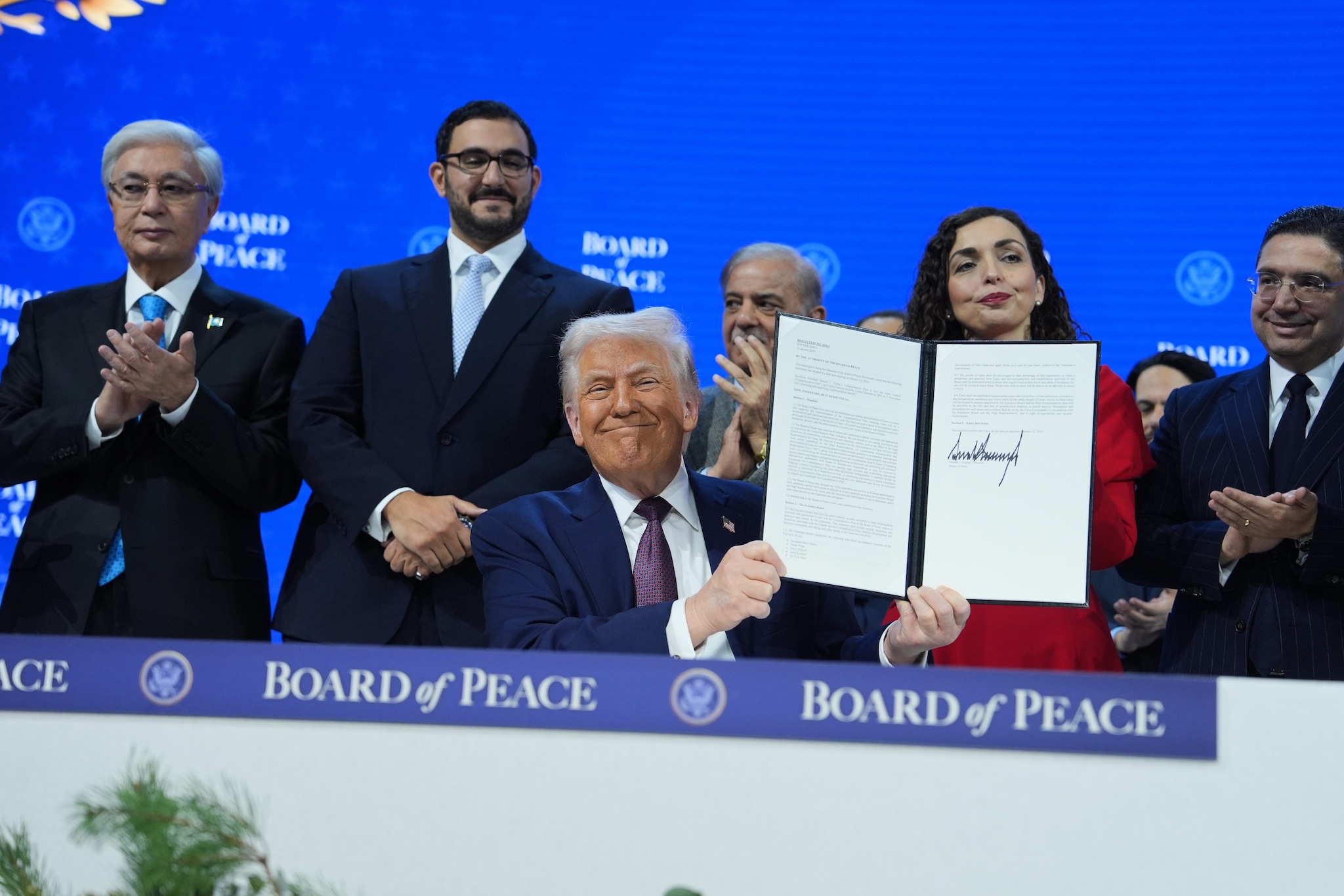 Trump firma, è nato il Board of Peace che controllerà Gaza: chi aderisce e chi no