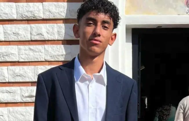 Accoltellato in classe a La Spezia, muore a 18 anni. Il movente: "La gelosia per una foto con una ragazza"