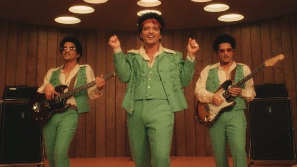Bruno Mars nel video di "I Just Might"