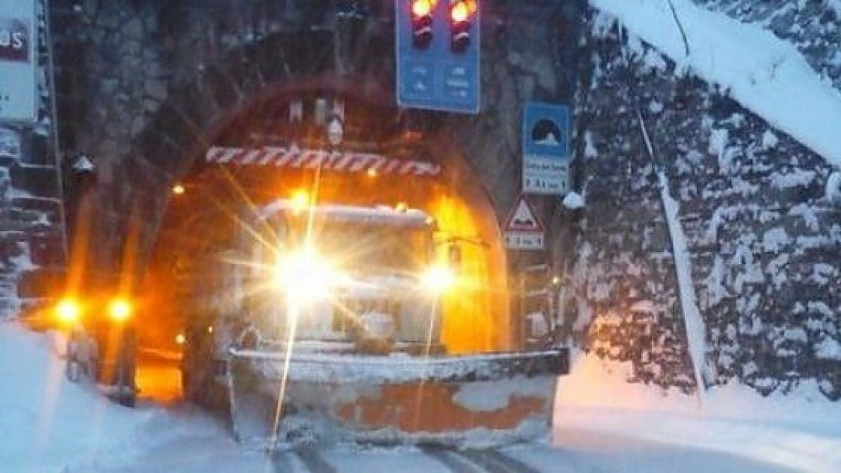Il tunnel di Tenda innevato