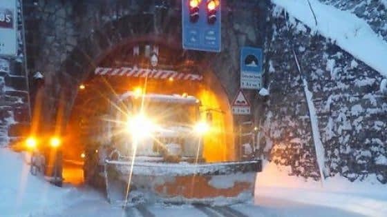 Maltempo sull’Italia: piogge intense in Toscana, neve in Piemonte e allerta meteo in molte regioni