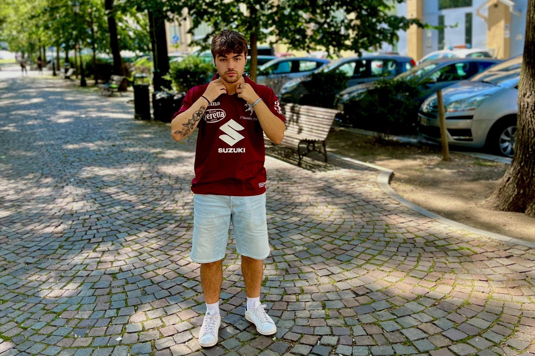 La passione per il calcio e il sogno della musica: chi era il 19enne Davide Borgione trovato morto in strada