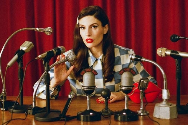 Testo e significato di Sì lo so, Ditonellapiaga si prepara a Sanremo 2026 parlando di un periodo di confusione