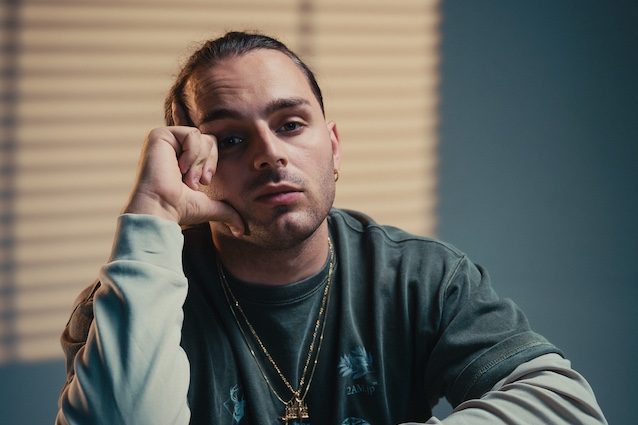 Testo e significato di Berlino, la canzone di Ernia dedicata alla sorella che ha spodestato Annalisa in radio