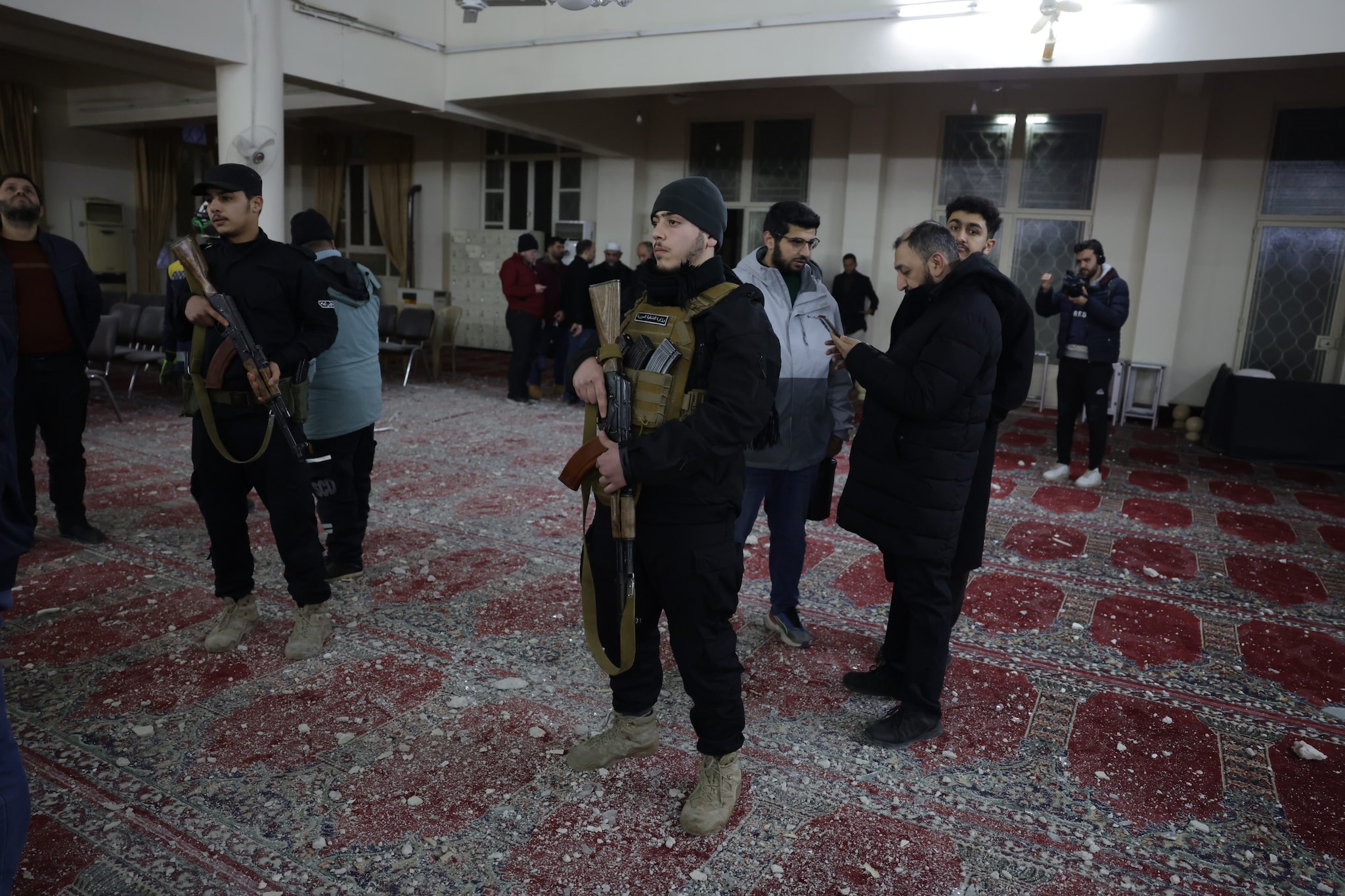 Siria, raid congiunti di Francia e Regno Unito vicino Palmira: colpite presunte basi dell’Isis