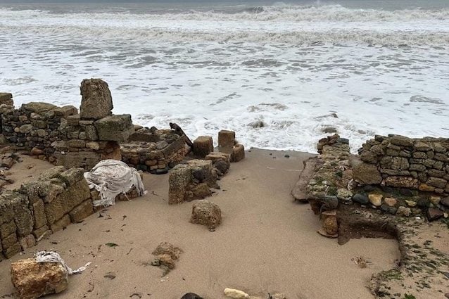Il ciclone Harry mette a rischio un'area archeologica sarda: in Tunisia riaffiorano parti della scomparsa Neapolis