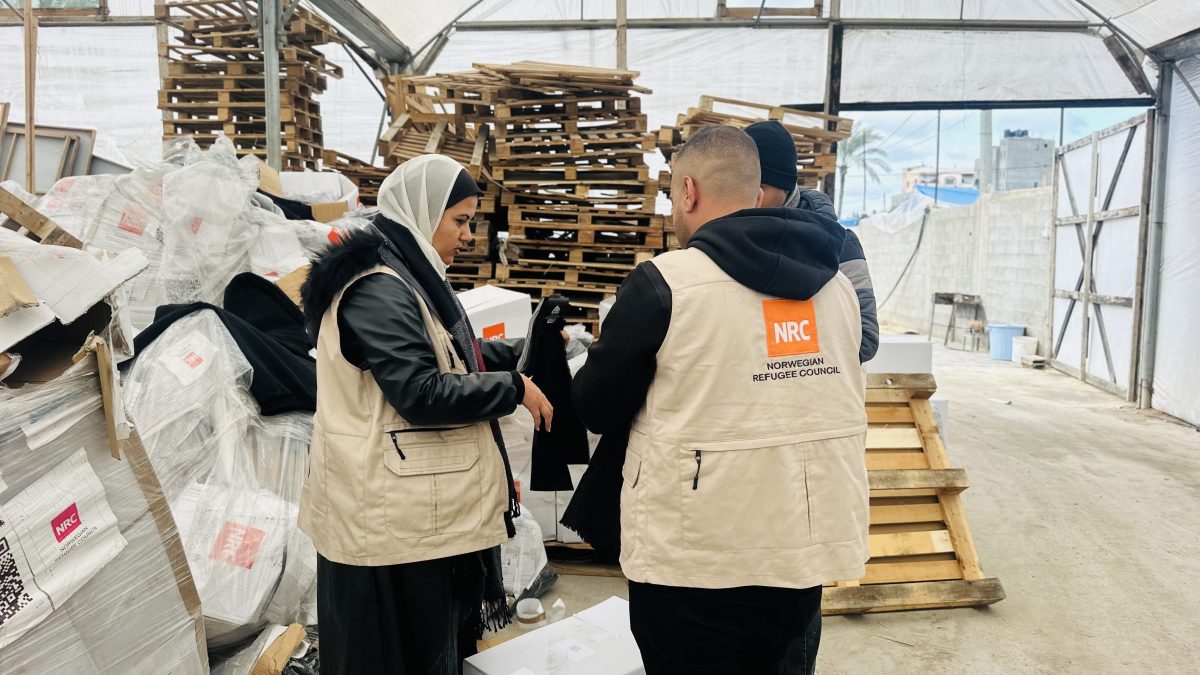 Volontari di NRC che lavorano a Gaza