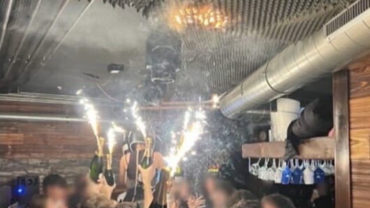 Una foto diffusa da BFM cattura il momento in cui è scoppiato l’incendio