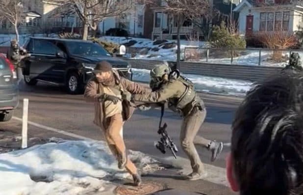 Nuovi video mostrano agenti ICE picchiare Alex Pretti a Minneapolis 11 giorni prima di ucciderlo