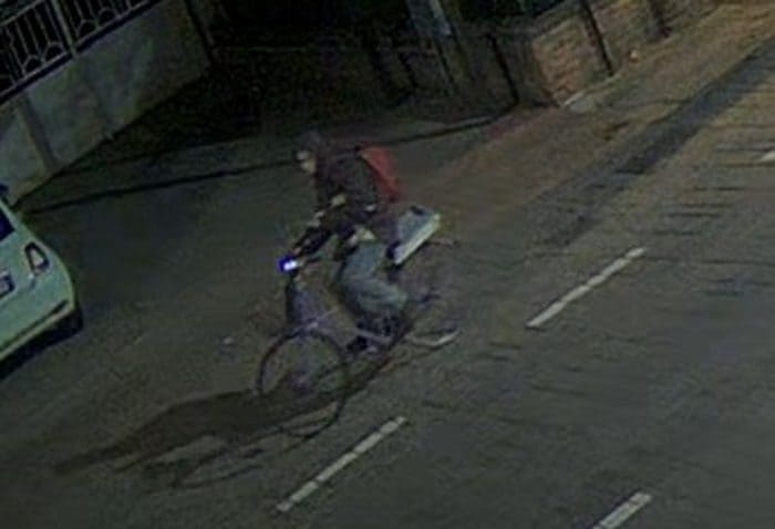 Annabella Martinelli, le ultime immagini prima di sparire: le telecamere la riprendono con bici e zainetto