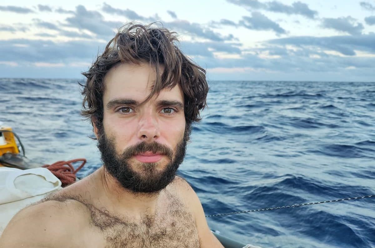 "L’oceano è passato sopra e sotto di me": l’impresa di Lorenzo, 37 giorni a remi da solo nell’Atlantico