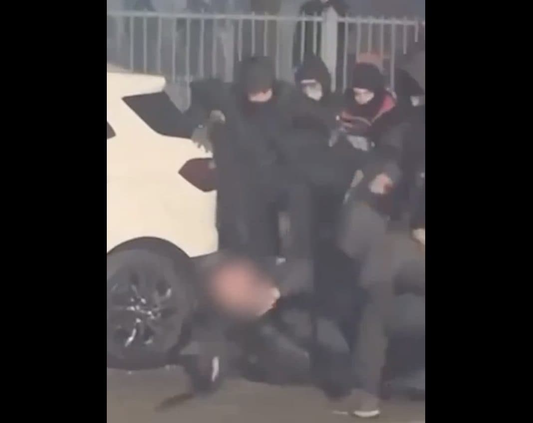 Chi è Alessandro Calista, l'agente 29enne preso a martellate durante il corteo per Askatasuna a Torino